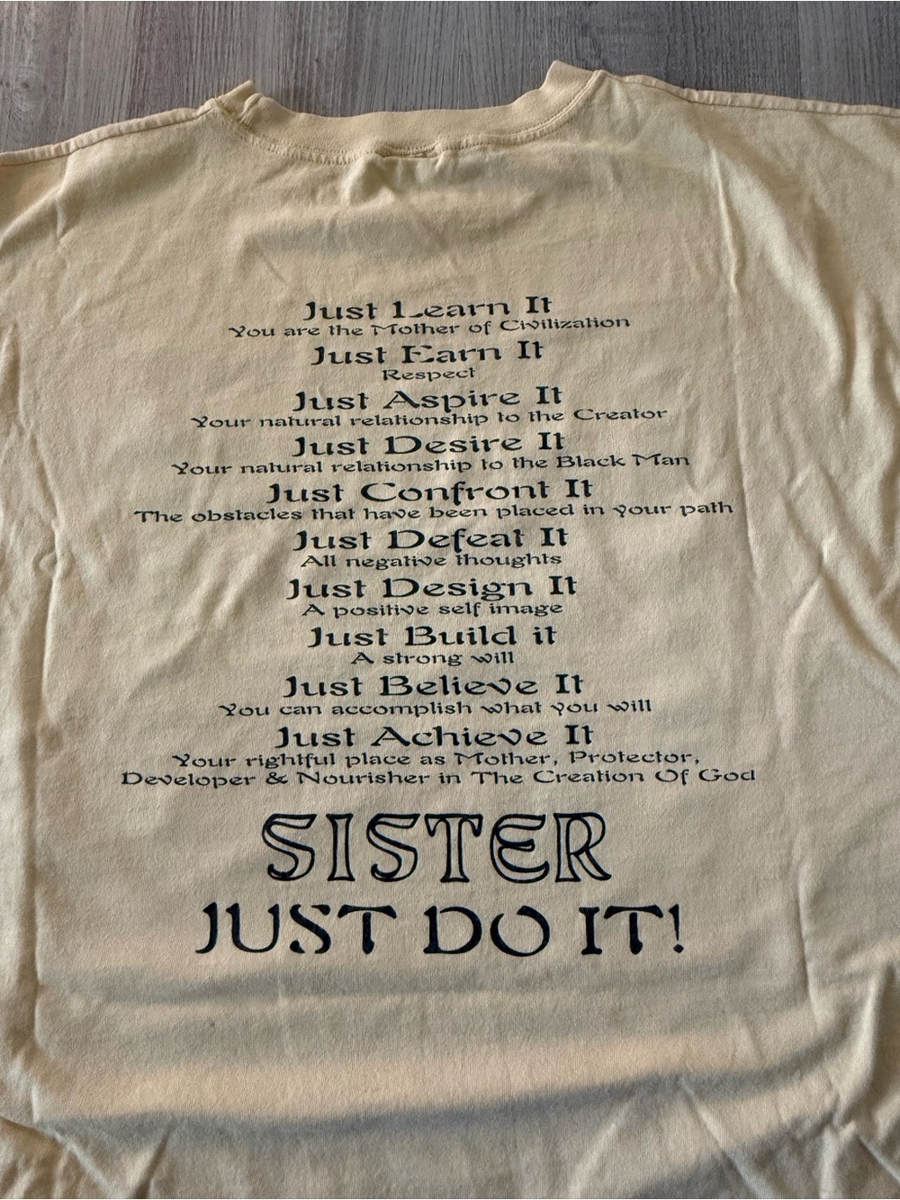 Vintage 90s SISTERS Black history Graphic Crewneck Tee - Cream - Picture 2 of 4